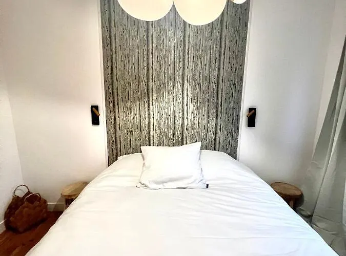 Les Suites Du Beffroi 2
